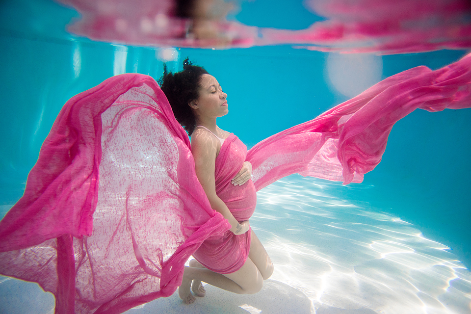 pregnancy photos in the water