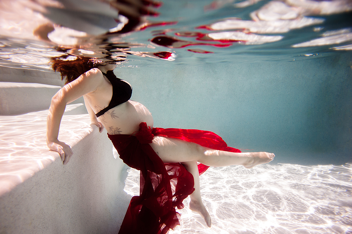 amazing underwater maternity