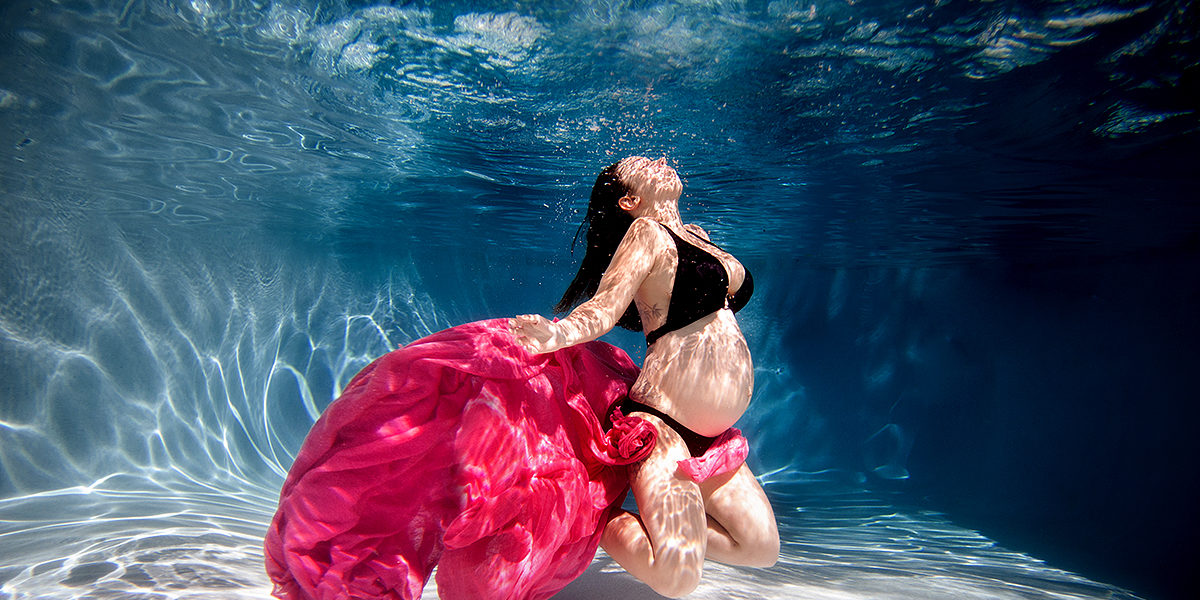 pregnancy photographer texas underwater maternity