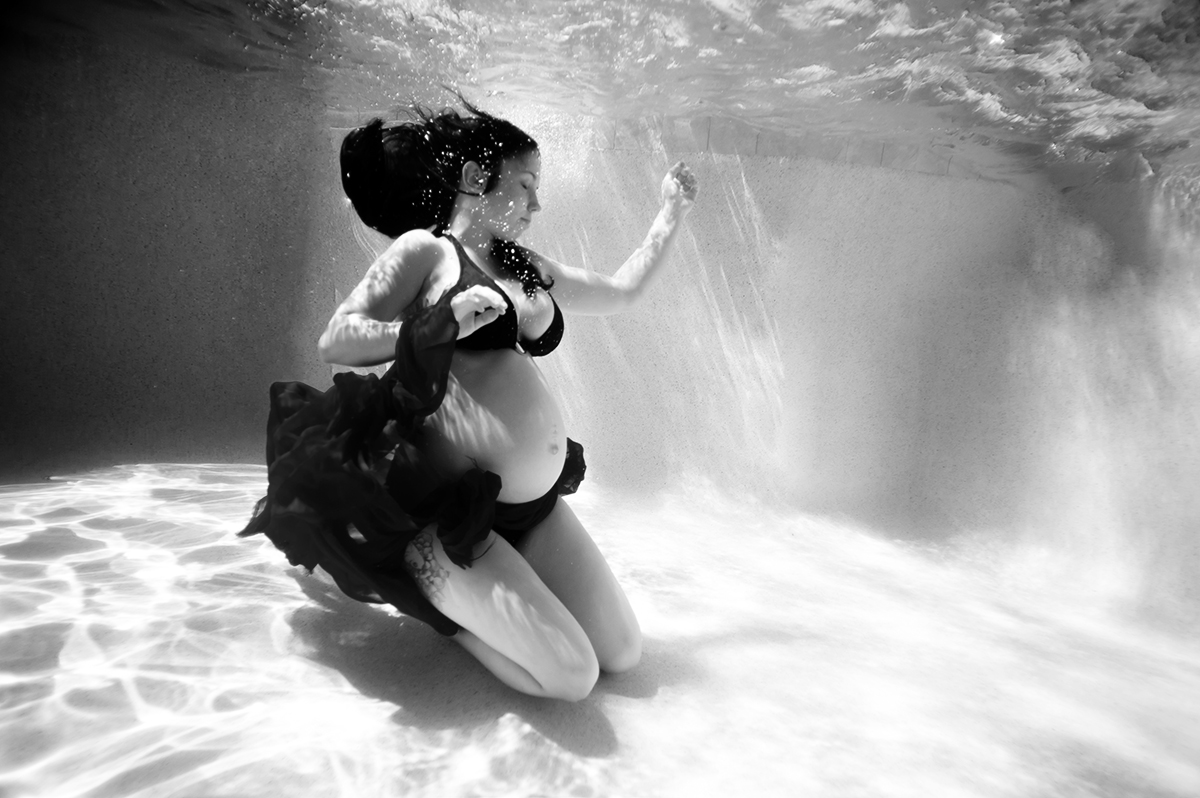 Houston Underwater Maternity Photographer