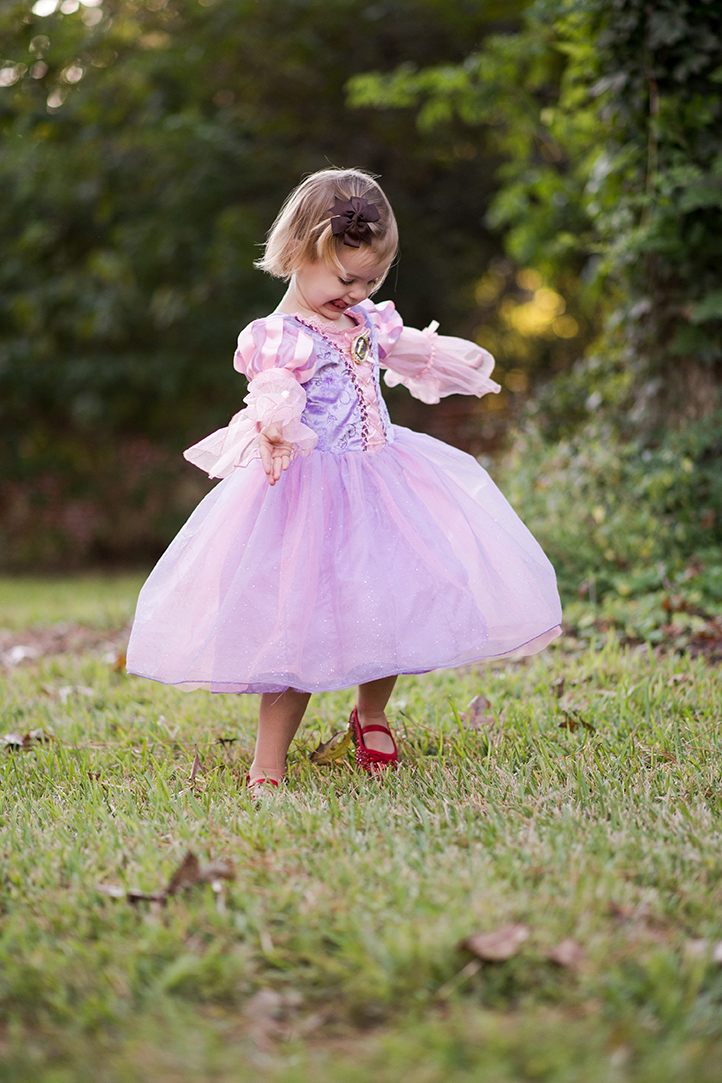 Flower girl - portrait child